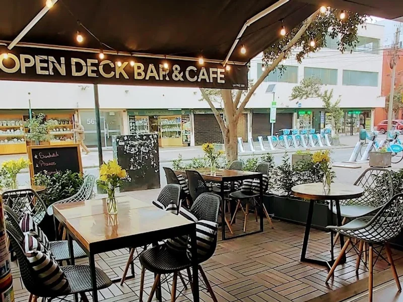 Open Deck Cruise Café