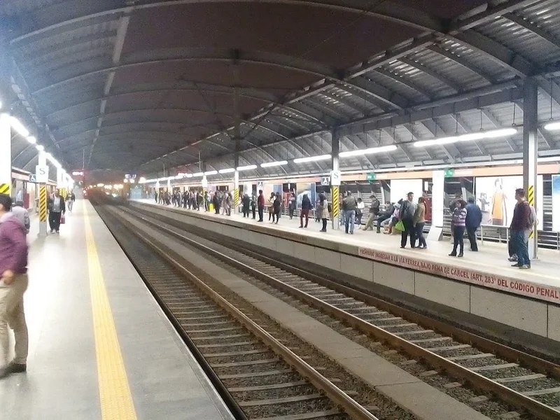 Estación San Borja Sur