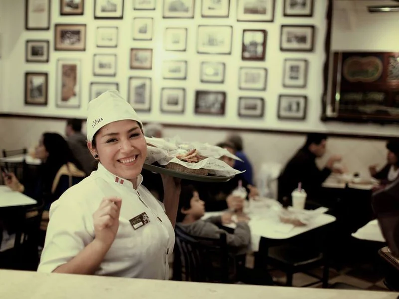 La Lucha Sangucheria Criolla