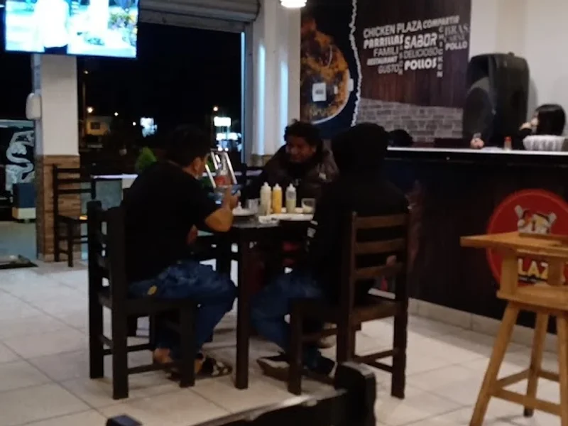 Pollos y parrillas "Chicken Plaza"