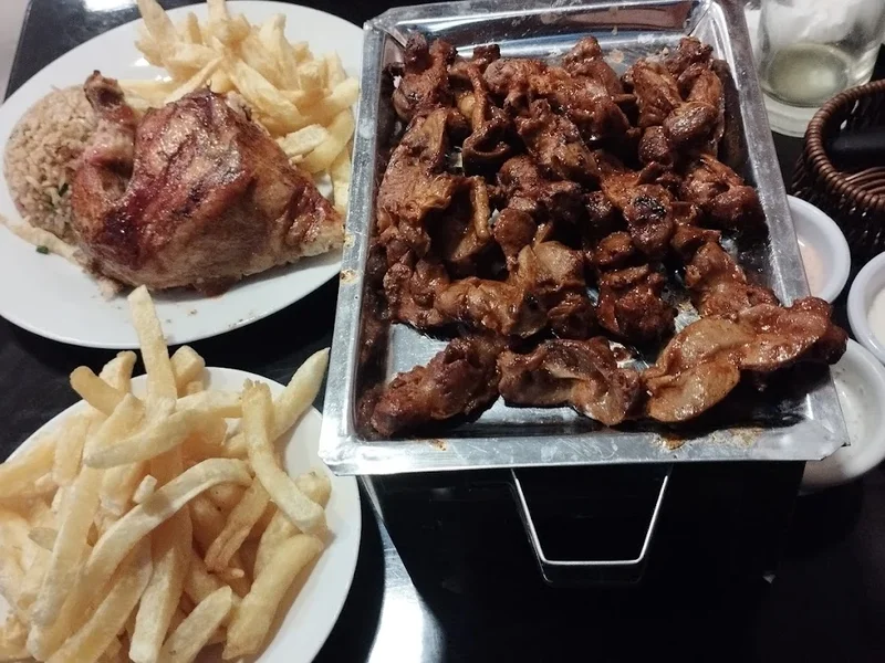 Pollos y Parrillas Ricco's - Breña