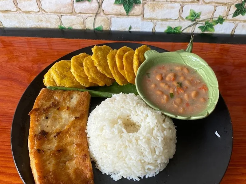 El TINGOTERILLO - Comida Fusión Amazónica