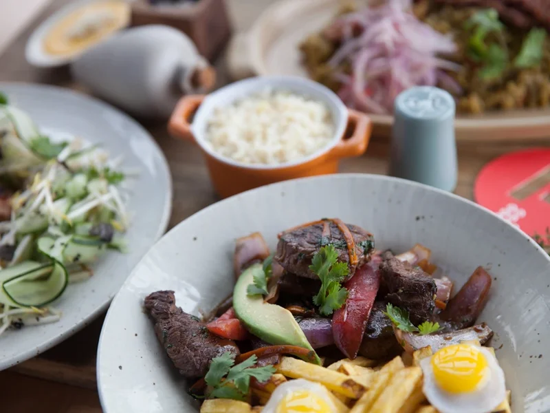 Popular de aquí y de allá