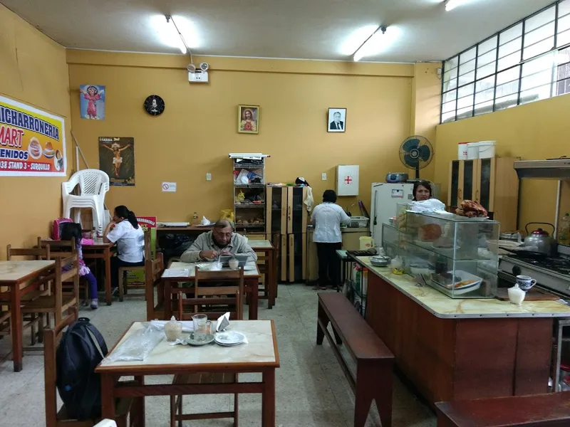 Cafetería Chicharronería Erimart