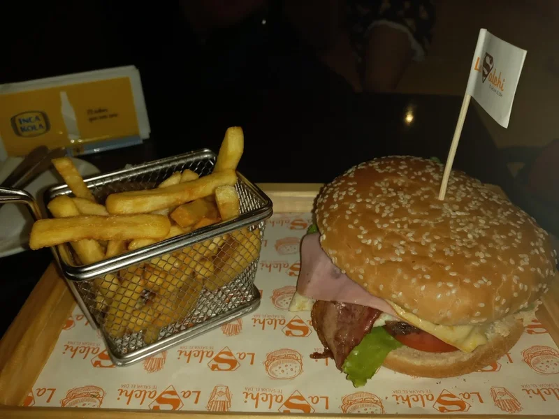 La Salchi Salchipaperia