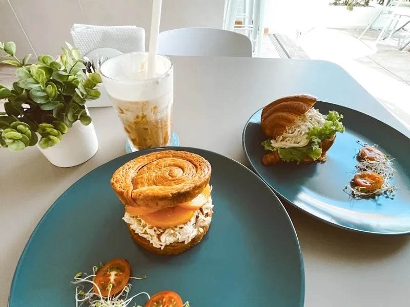 FOUR SENSES coffee & tea