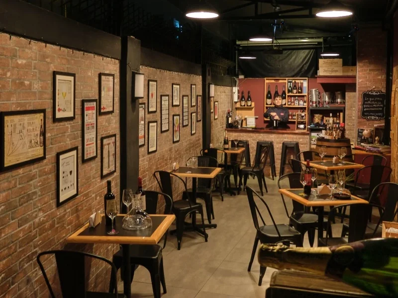 MOSTUM VINO CLUB (Atención previa reserva al 997556493 de 10 am a 8 pm)