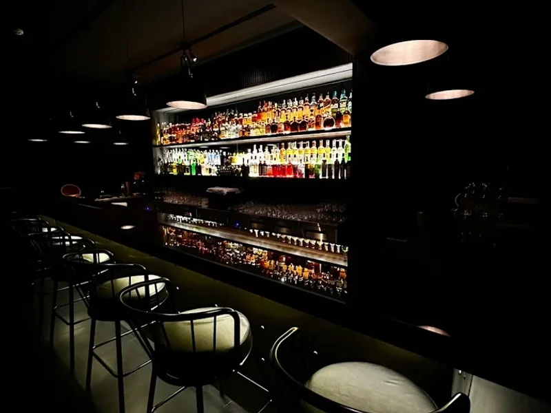 Limaq Bar