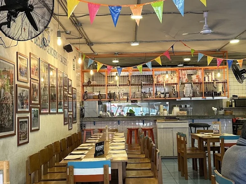 Terminal Pesquero Cevichería Canaval