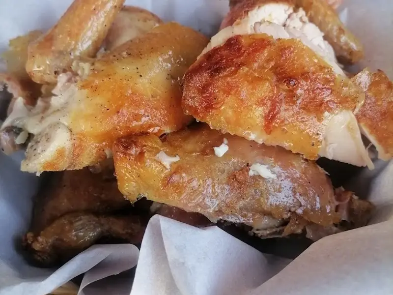 Chalet Belga "Pollos de leche a la brasa"