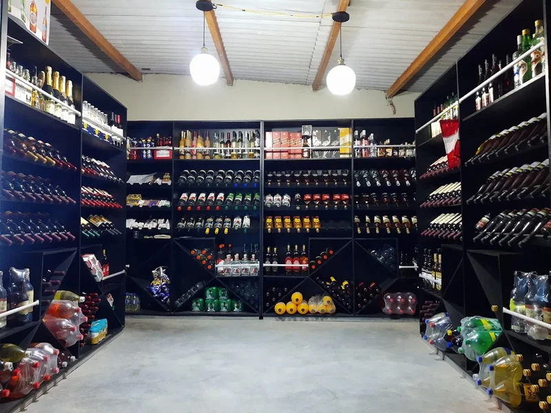 LICORERÍA EL DORADO, LOMAS DE ANCÓN