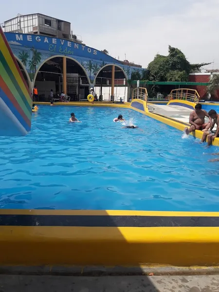 Piscina El Edén