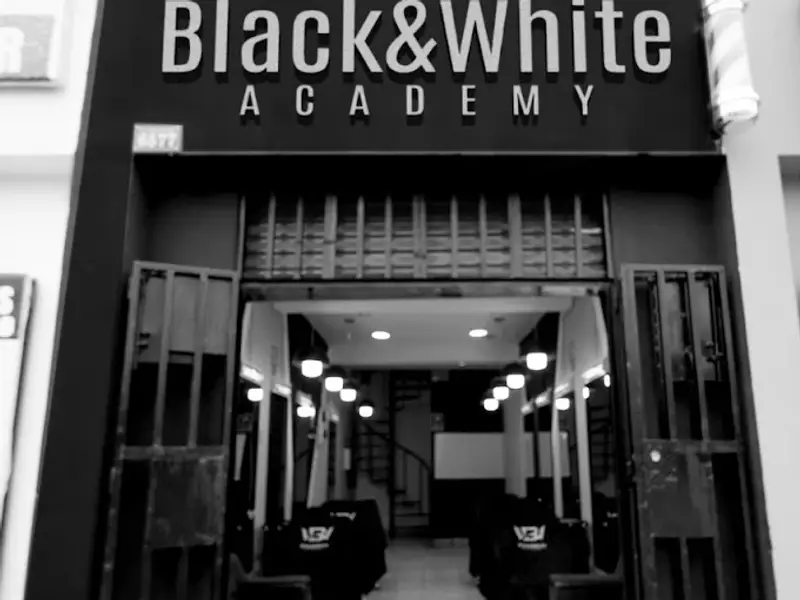Academia de Barbería - Black & White Academy "Sede Surco"