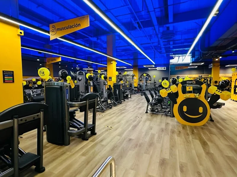 Gimnasio Smart Fit - Mall Aventura SJL