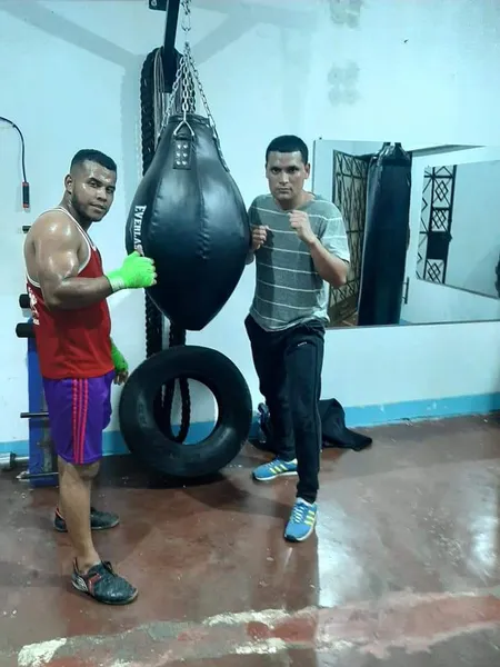 ESCUELA DE COMBATE TEAM MARJORIE ( GIMNASIO DE BOX)