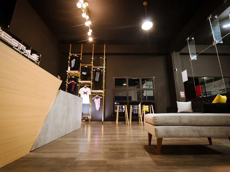 Freestyle: Escuela de danza profesional - Sede Surco