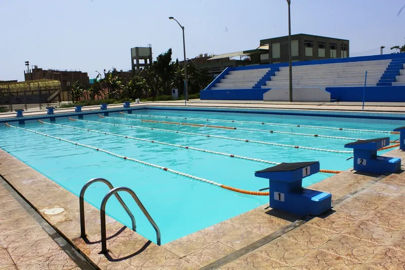 Piscina Gran Unidad Escolar