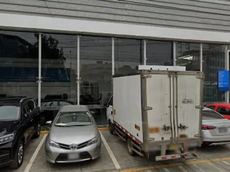 Taller mecánico Bosh Service Autoshop