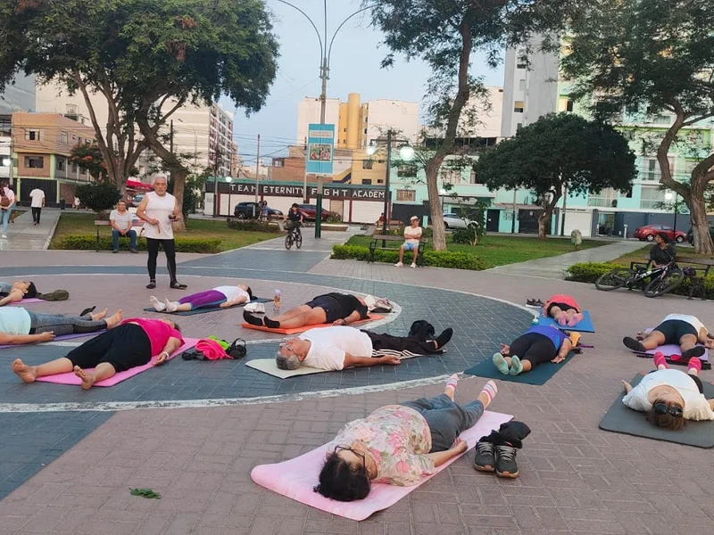 Profesor César, Pilates&Yoga, Pueblo Libre