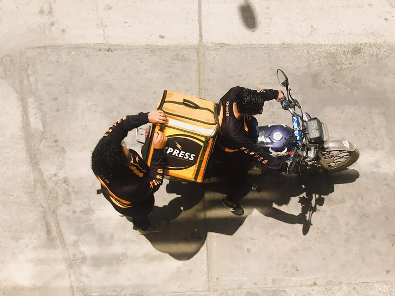 XPRESS DELIVERYCOURRIER