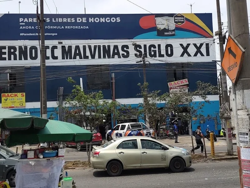 Moderno CC Malvinas Siglo XXI