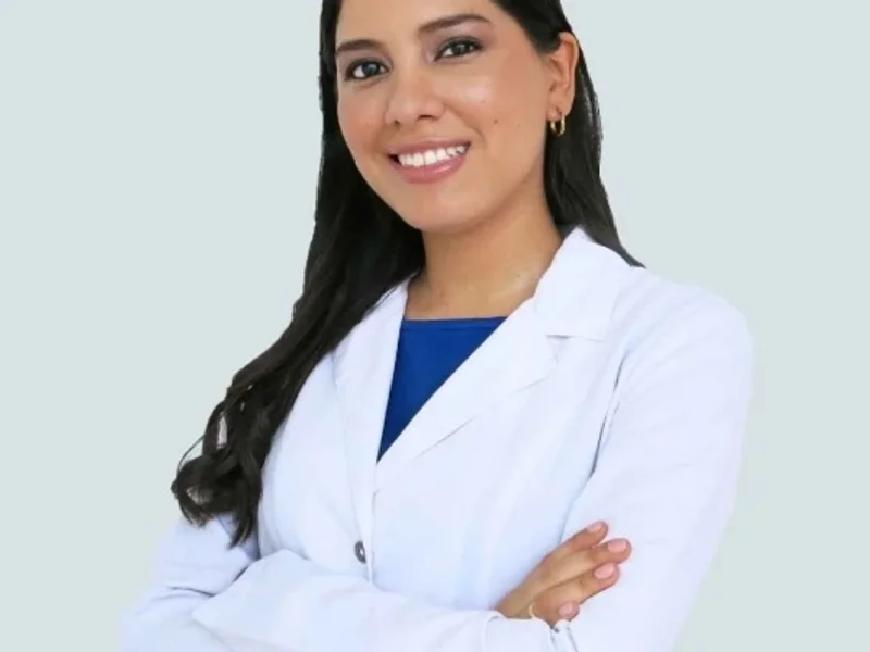 Dra. Mirtha Esther Zapata de la Piedra, Dermatólogo