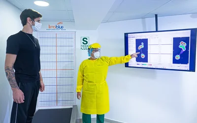 Los 27 podólogos de Lima