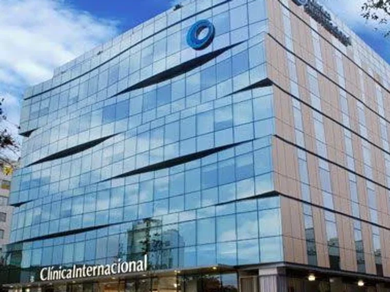 Dra. Olenka Alcas Arce, Otorrino