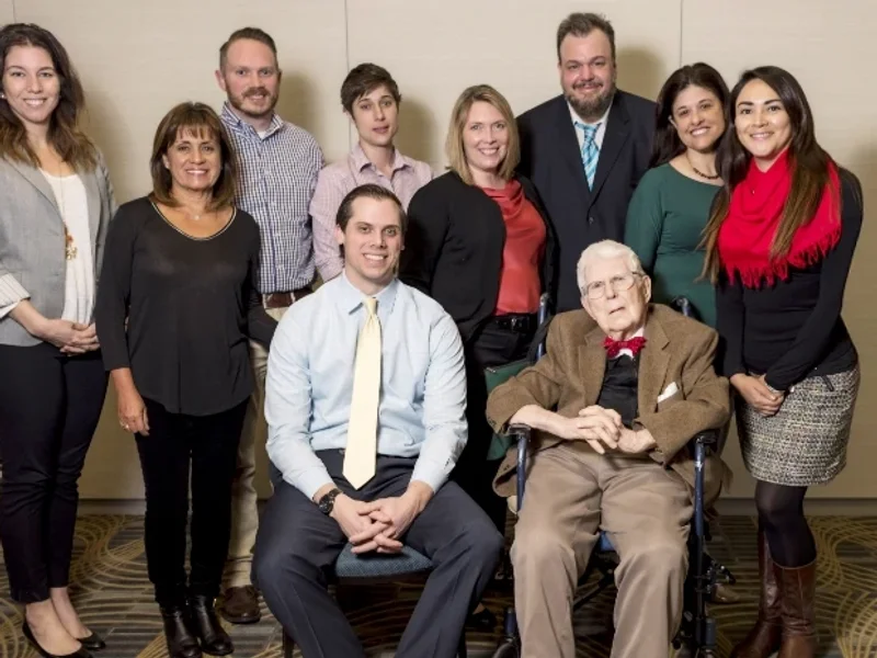 Julissa Roncal - Contacto sólo por web julissaroncal.com / Máster en Psicología, Psicoterapeuta Certificada