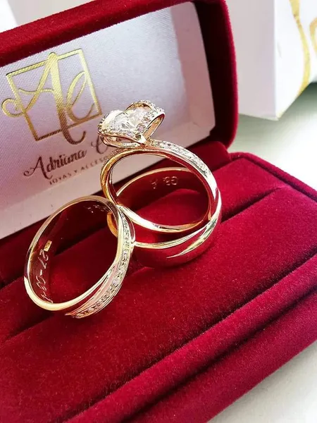 Adriana Cortes Joyas & Accesorios