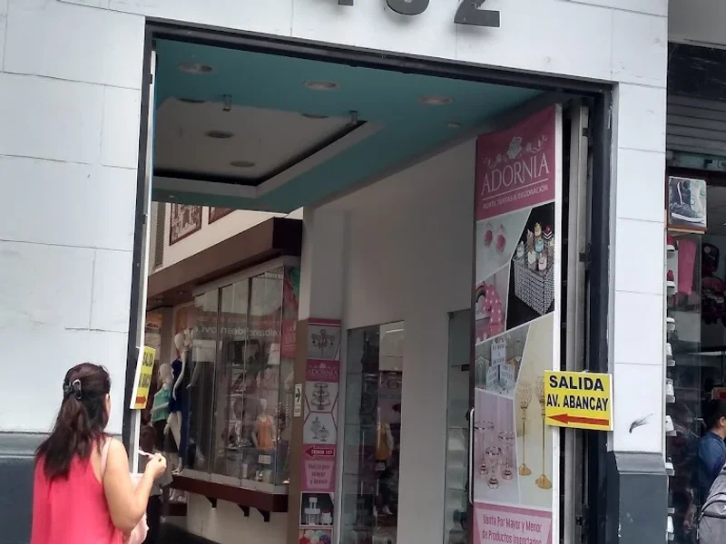 Adornia - Porta tortas & decoración