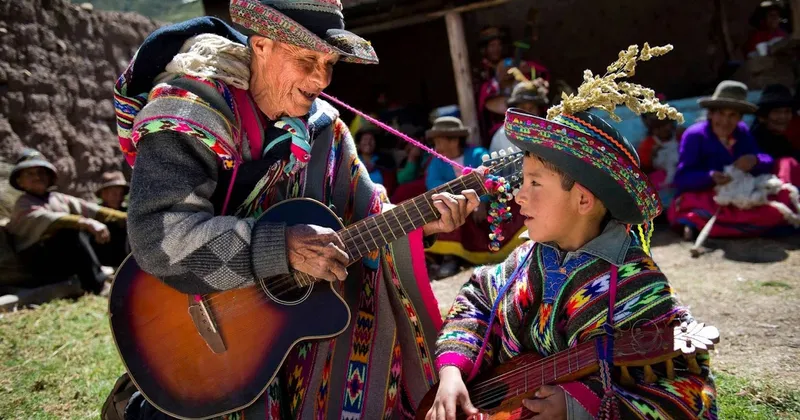 Pueblos Artesanos - Arte popular y artesanias de pueblos originarios del Perú.