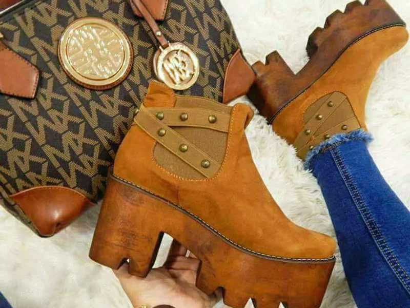 ZAPATOS Y VESTIDOS