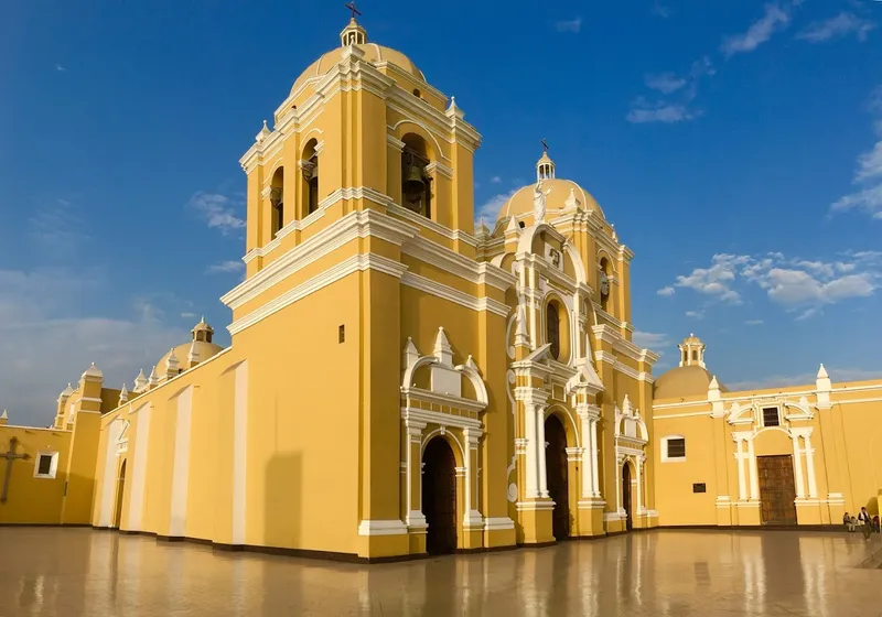 Basílica Catedral de Santa María - Arquidiócesis Metropolitana de Trujillo.