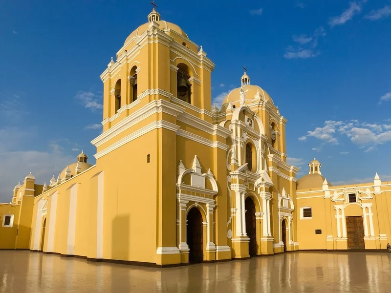 Basílica Catedral de Santa María - Arquidiócesis Metropolitana de Trujillo.