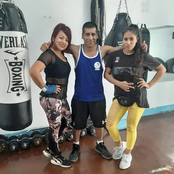 ESCUELA DE COMBATE TEAM MARJORIE ( GIMNASIO DE BOX)