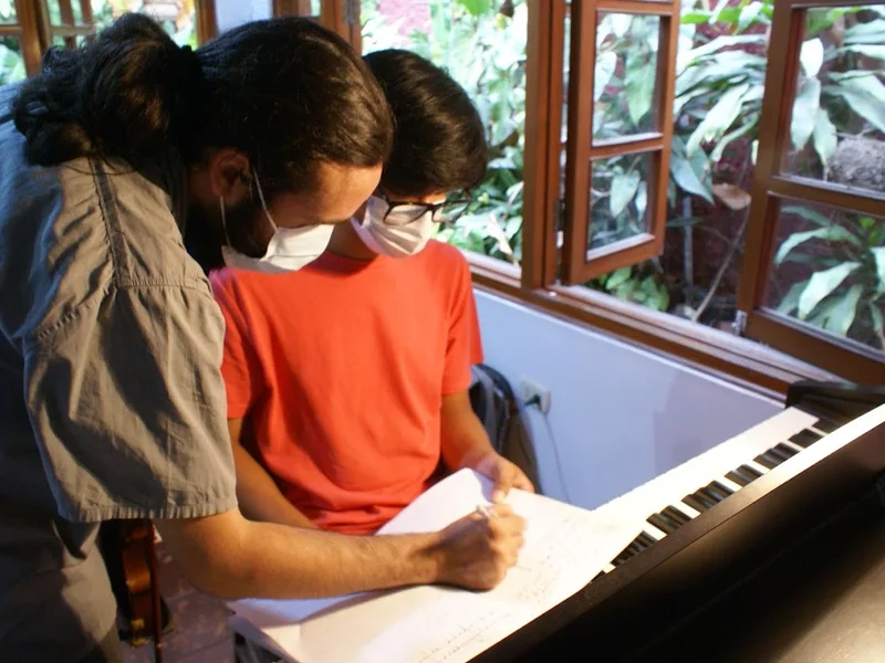 Escuela de Música - Academia Coppola