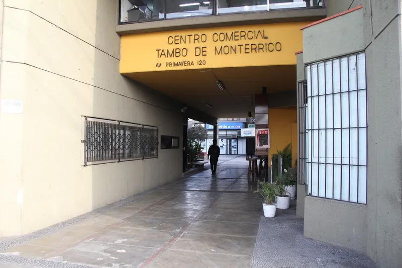 Centro Comercial Tambo de Monterrico