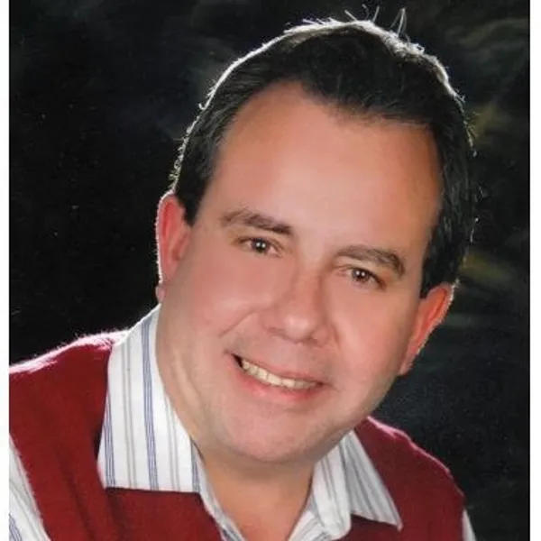 Dr. Cesar Augusto Gonzales Ramirez, Dermatólogo