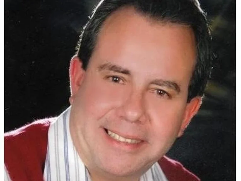 Dr. Cesar Augusto Gonzales Ramirez, Dermatólogo