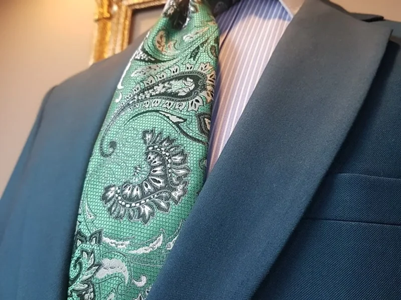 Lavalliere Ternos a Medida