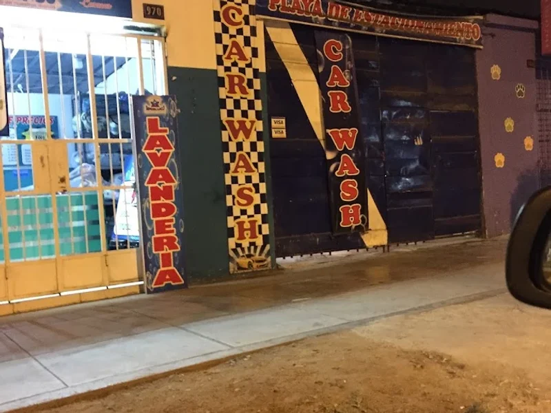 Barberia LA 47 - CAR WASH LA 47