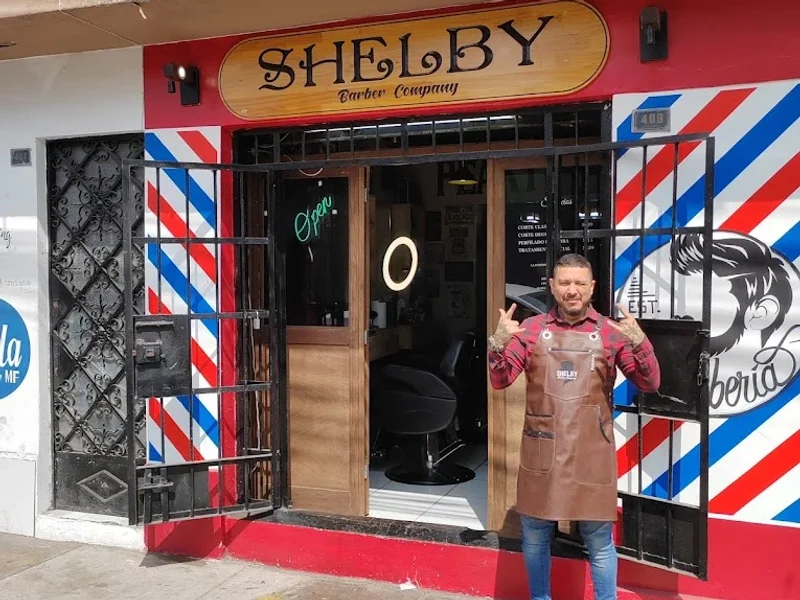 SHELBY BARBERÍA