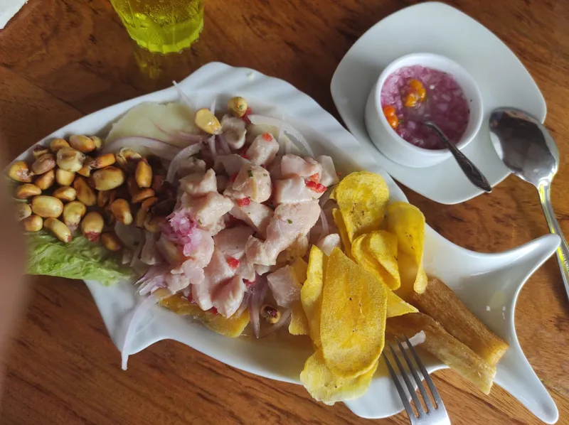 Restaurante el Ovni Padre Abad Ucayali