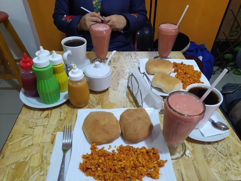 Don Gusto Desayunos, Jugos, Sándwiches y más