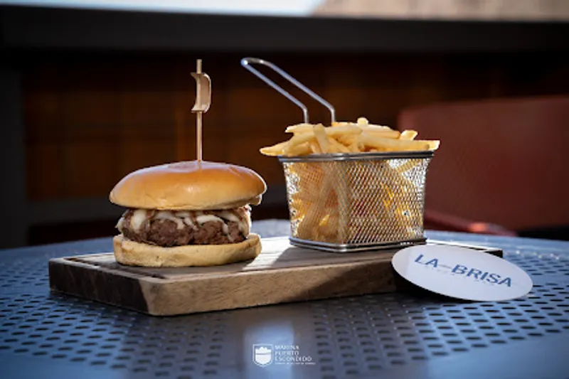 La Brisa | Restaurant + Bar