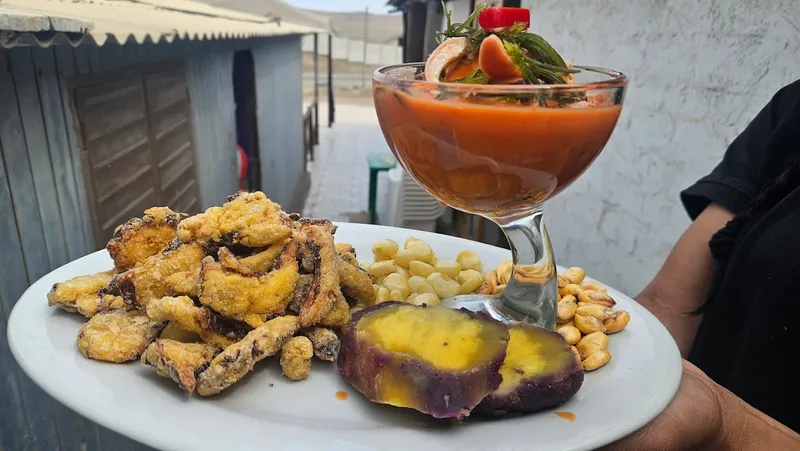 REY ANZUMO Restaurant Huarmeyano