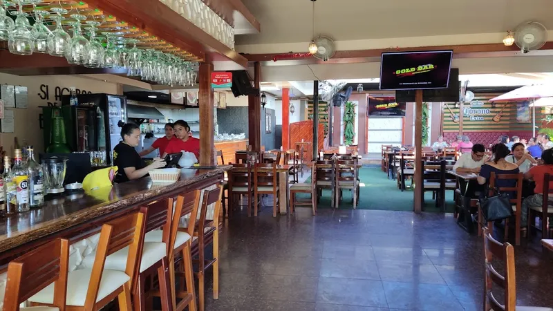 RED FOX - Restobar
