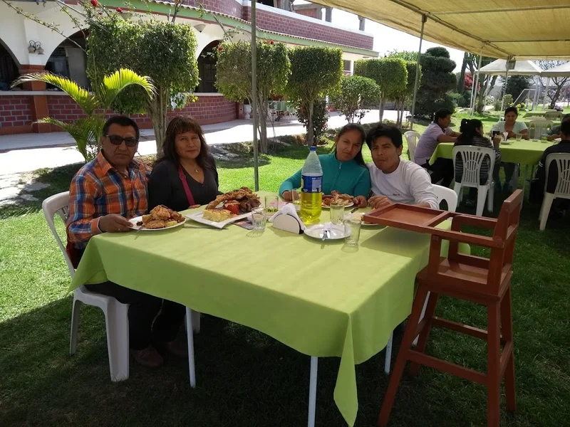 Restaurante - Eventos - Piscinas LOS ANGELES