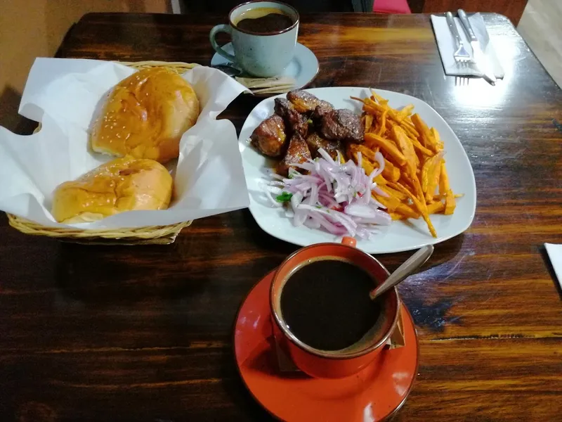 Canto Cafe & Bar